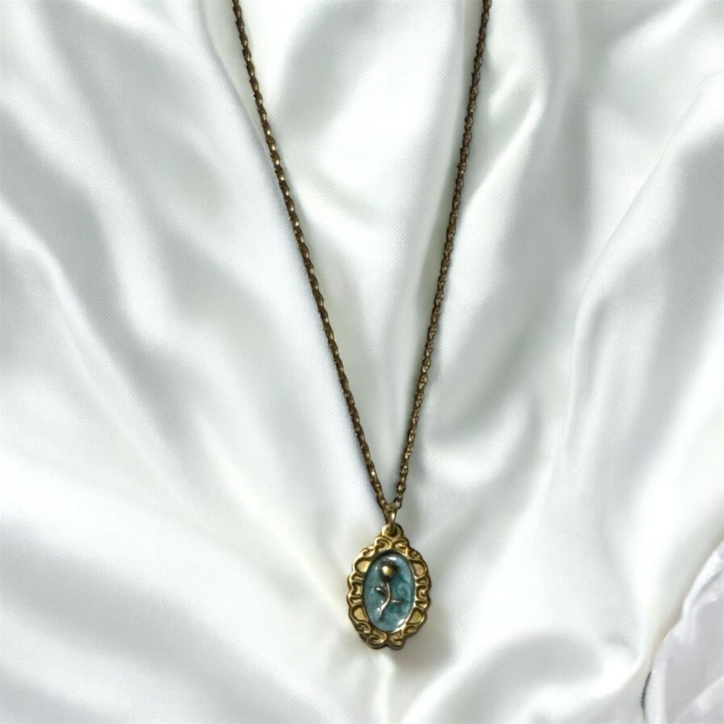 Vintage Bloom Pendent